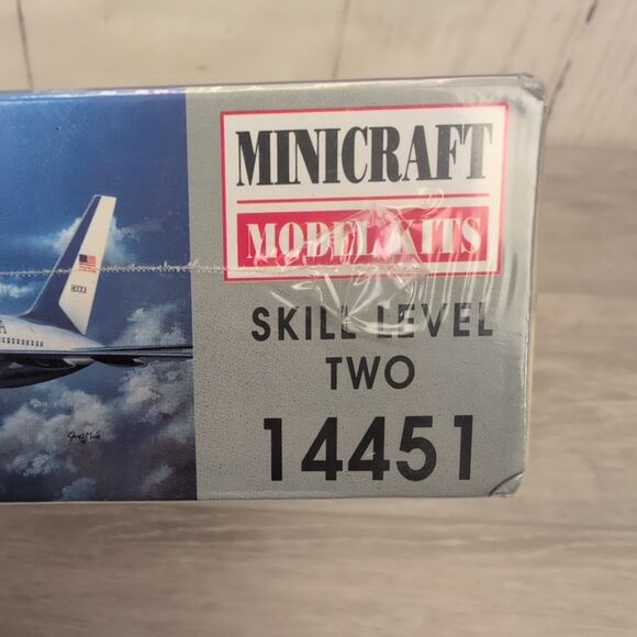 Minicraft USAF C-32A Model Airplane Kit 1:144 14451 Brand New Sealed - Picture 4 of 7